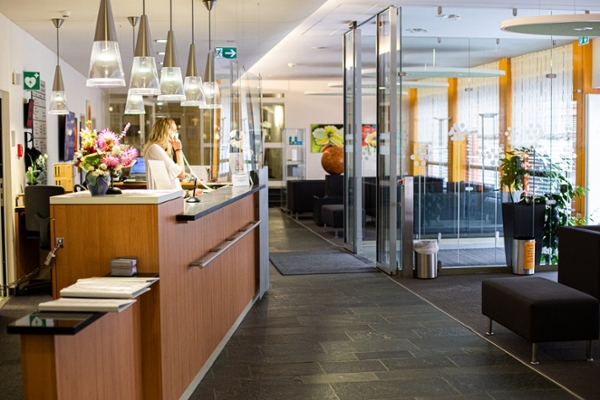 Eingangsbereich der Klinik Hartwald Eingangsbereich der Klinik Hartwald