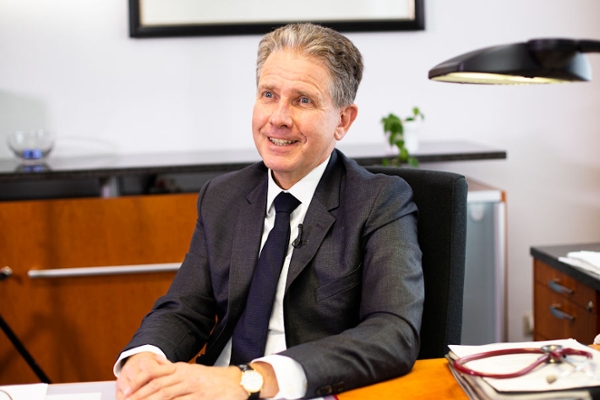 Prof. Dr. Christoph Reichel spricht über die Psycho-Gastroenterologie Prof. Dr. Christoph Reichel spricht über die Psycho-Gastroenterologie